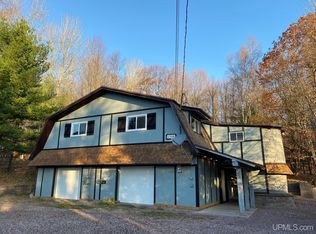 1308 Pioneer Rd, Marquette, MI 49855