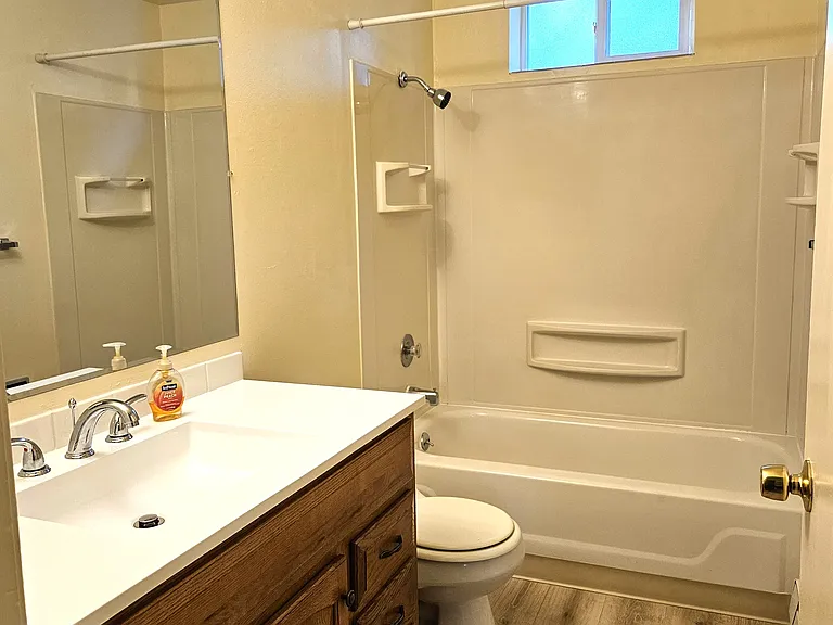 E Maxwell Ave — Photo 6