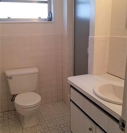 5th image of 825 SW 14th St #827