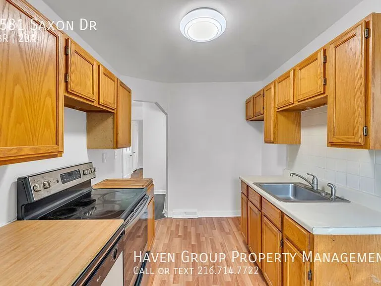 5581 Saxon Dr — Photo 6