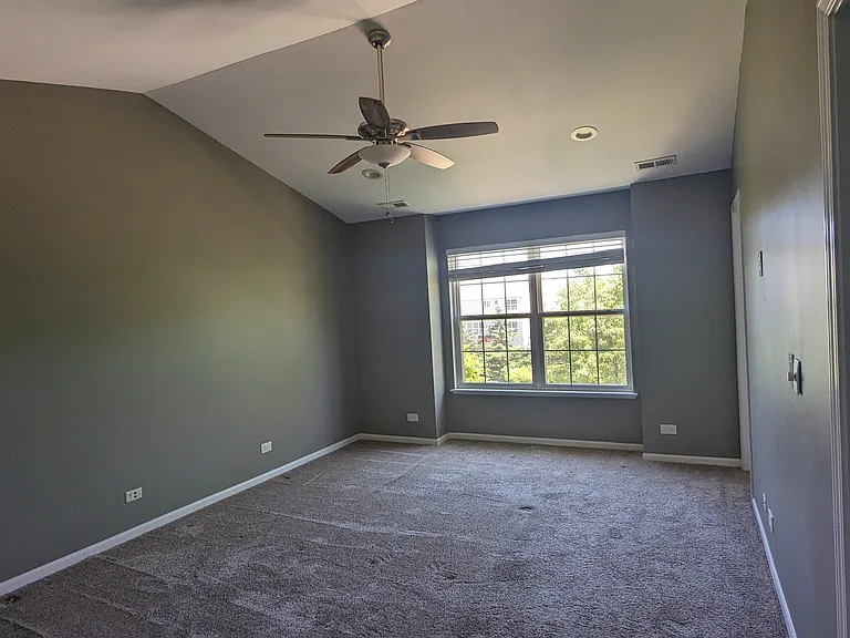 768 Lambert Ln — Photo 10