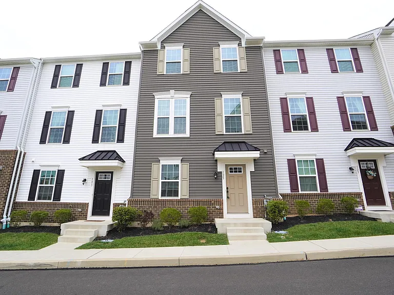 125 Dragon Dr — Photo 1