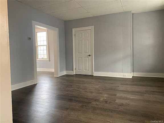 2nd image of 219 Carpenter Ave