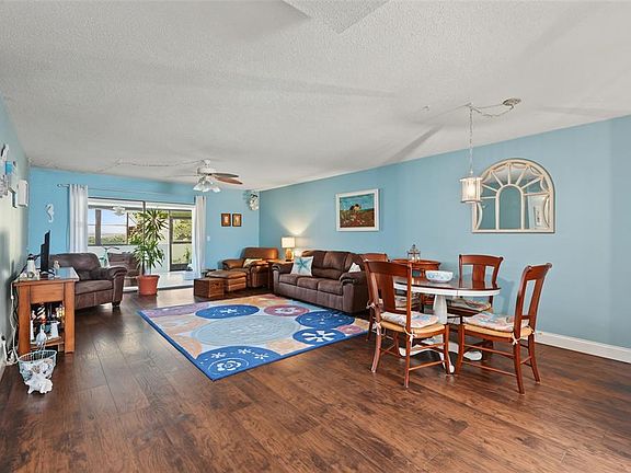 4th image of 9543 86TH AVENUE #9543