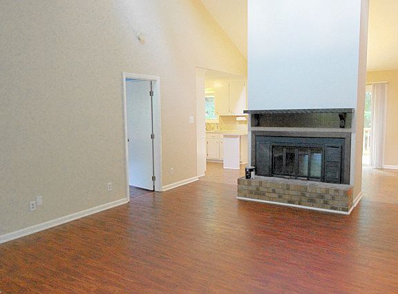 3rd image of 6017 Crabapple Rd