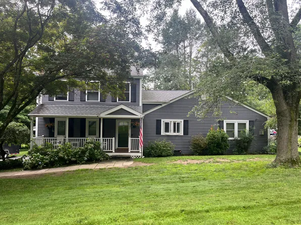 108 Nova Scotia Hill Rd, Watertown, CT 06795