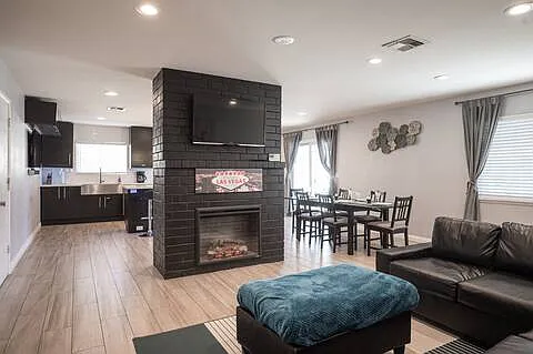 Carrera Dr — Photo 24