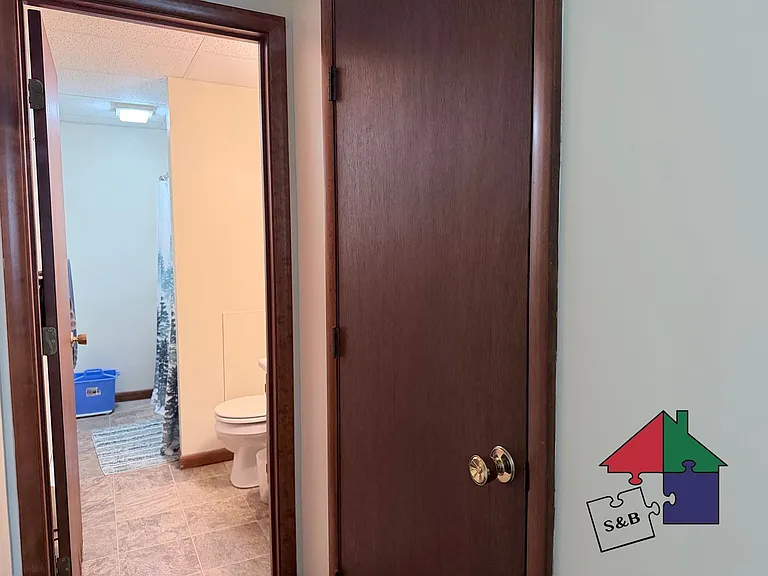111-113 Allen St — Photo 6