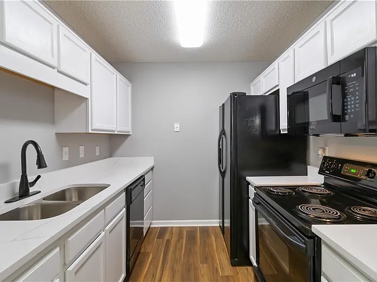 897 Brickleridge Ln SE — Photo 9