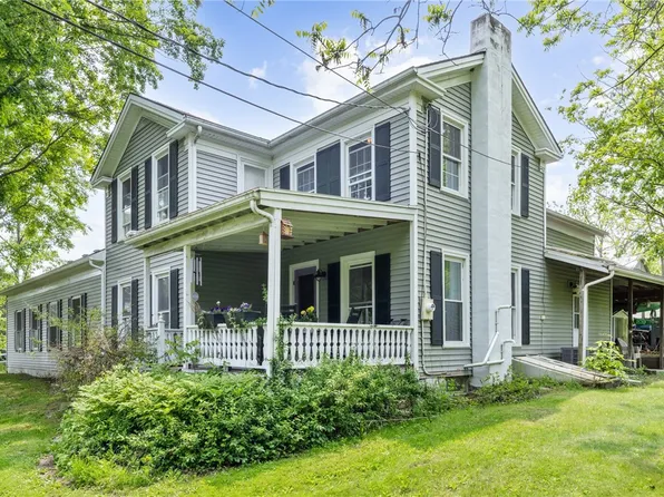 378 W Lake Rd, Branchport, NY 14418