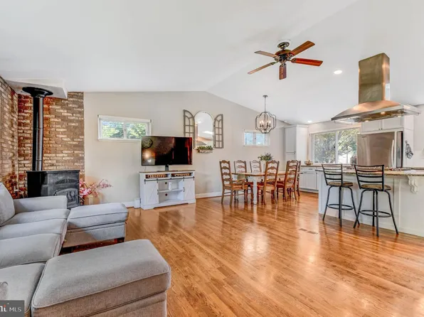 919 Playford Ln, Silver Spring, MD 20901