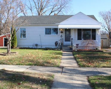 629 Chippewa Rd, Mount Clemens, MI, 48043