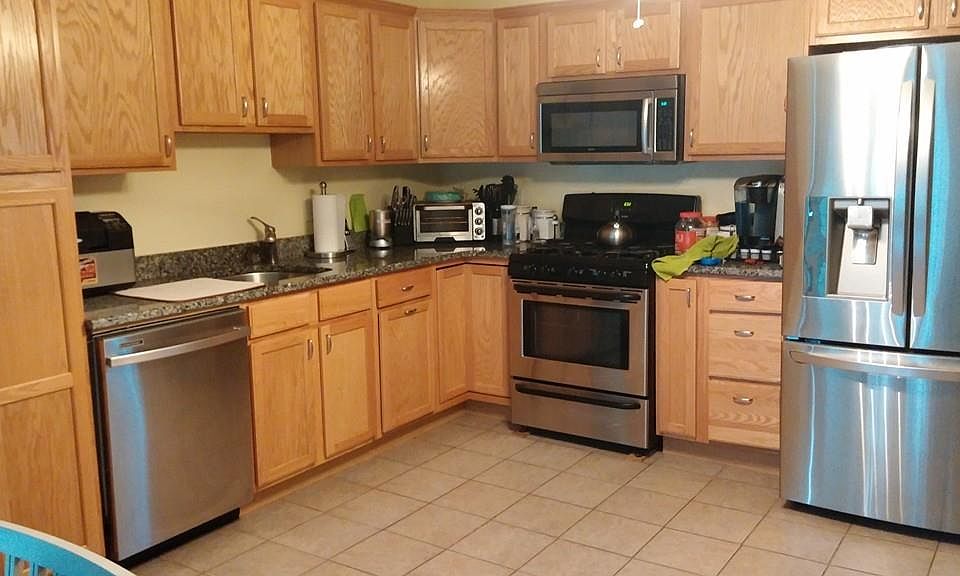 1st image of 28 Kenwood Dr