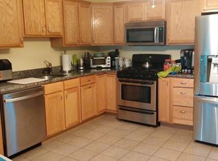 28 Kenwood Dr, Whitman, MA 02382