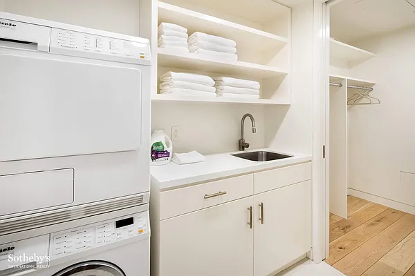 Sold by Sotheby's International Realty | media 10