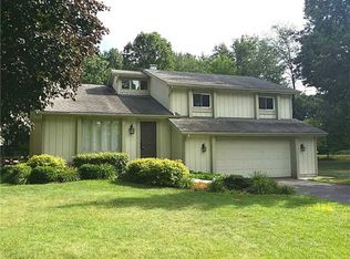 6917 Shooters Hill Rd, Toledo, OH 43617