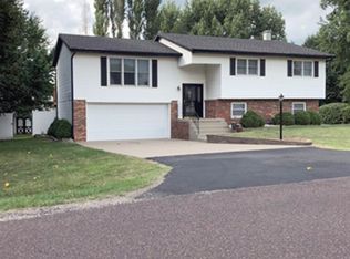 318 Arbor Vitae Dr, Metamora, IL