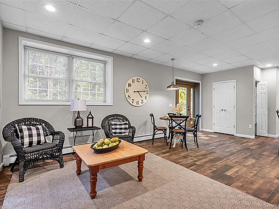 4th image of 22 Lauro Ridge Ct