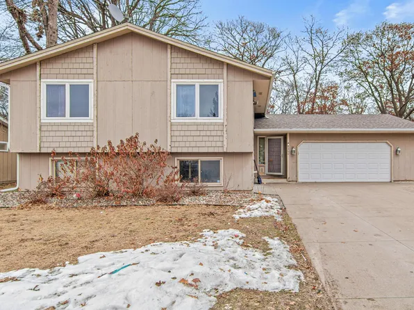 8308 Brunswick Ave N, Brooklyn Park, MN 55443