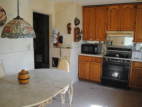 2nd image of 28 Murray Dr