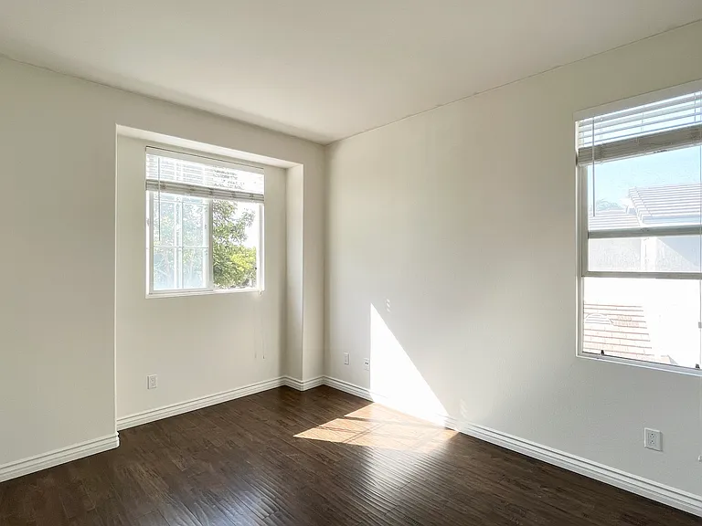 5218 Mariner Dr — Photo 46