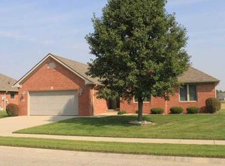 3125 Victory Dr, Columbus, IN 47203
