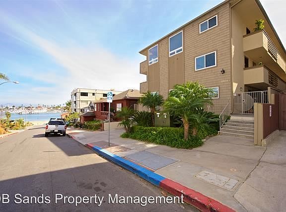 3rd image of 2931 McCall St APT A