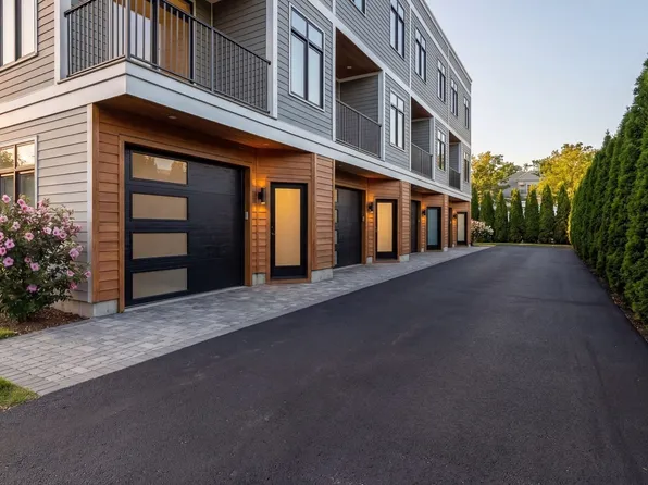 15 Tanglewood Rd #A, Dorchester Center, MA 02124