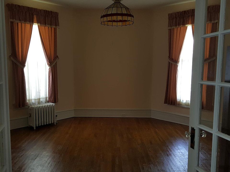 Front Bedroom/Office