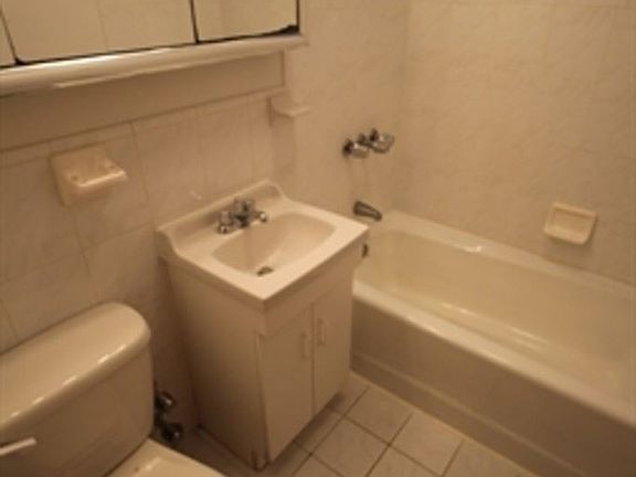 4th image of 509 12th St APT 1C