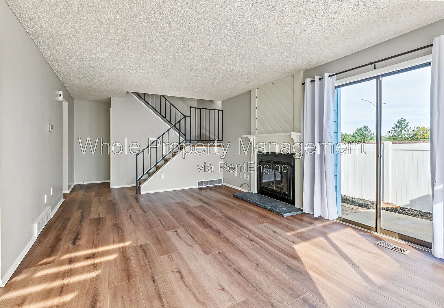 2 bed, 1.5 bath, 1178 sqft, $1,995 — Photo 3
