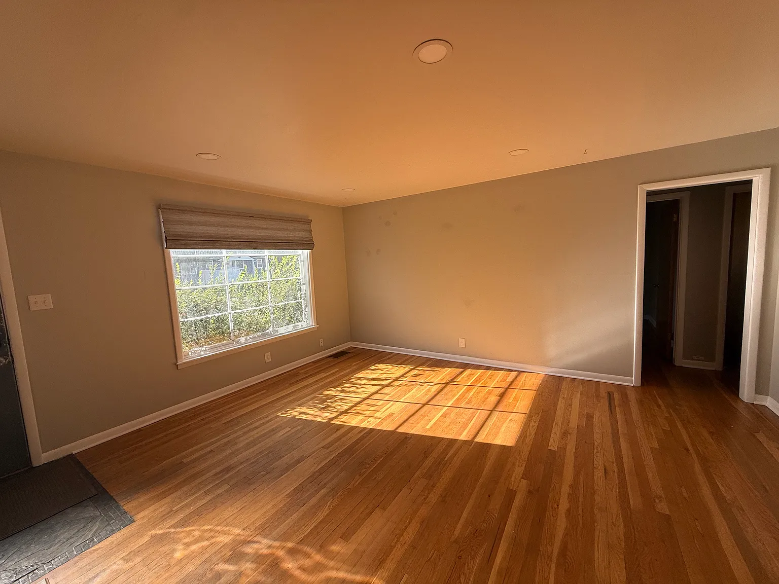 3 bed, 1664 sqft, $2,200 — Photo 2