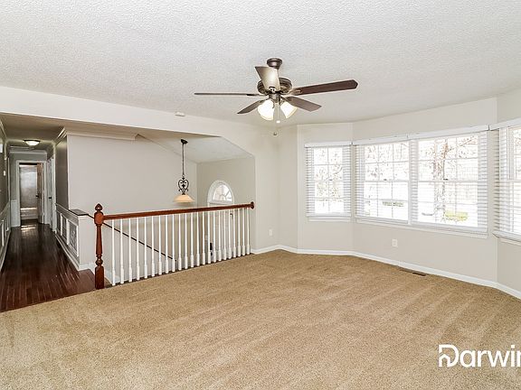 5th image of 236 Cedar Creek Dr