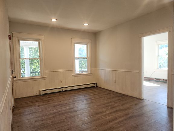 3rd image of 818 Charles St Floor 3