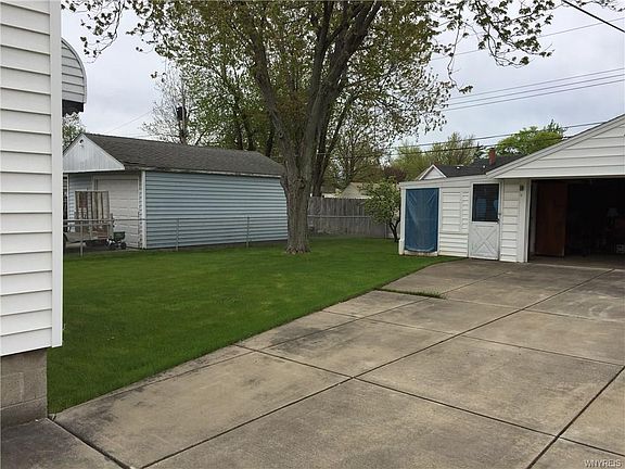 2nd image of 20 Clarence Harder Dr