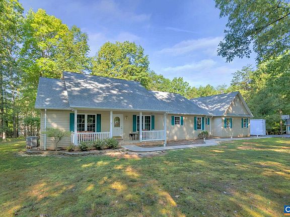 2nd image of 704 Fox Hollow Ln