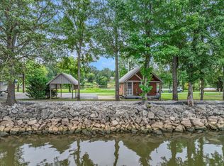 495 Cooper Dr, Linden, TN 37096