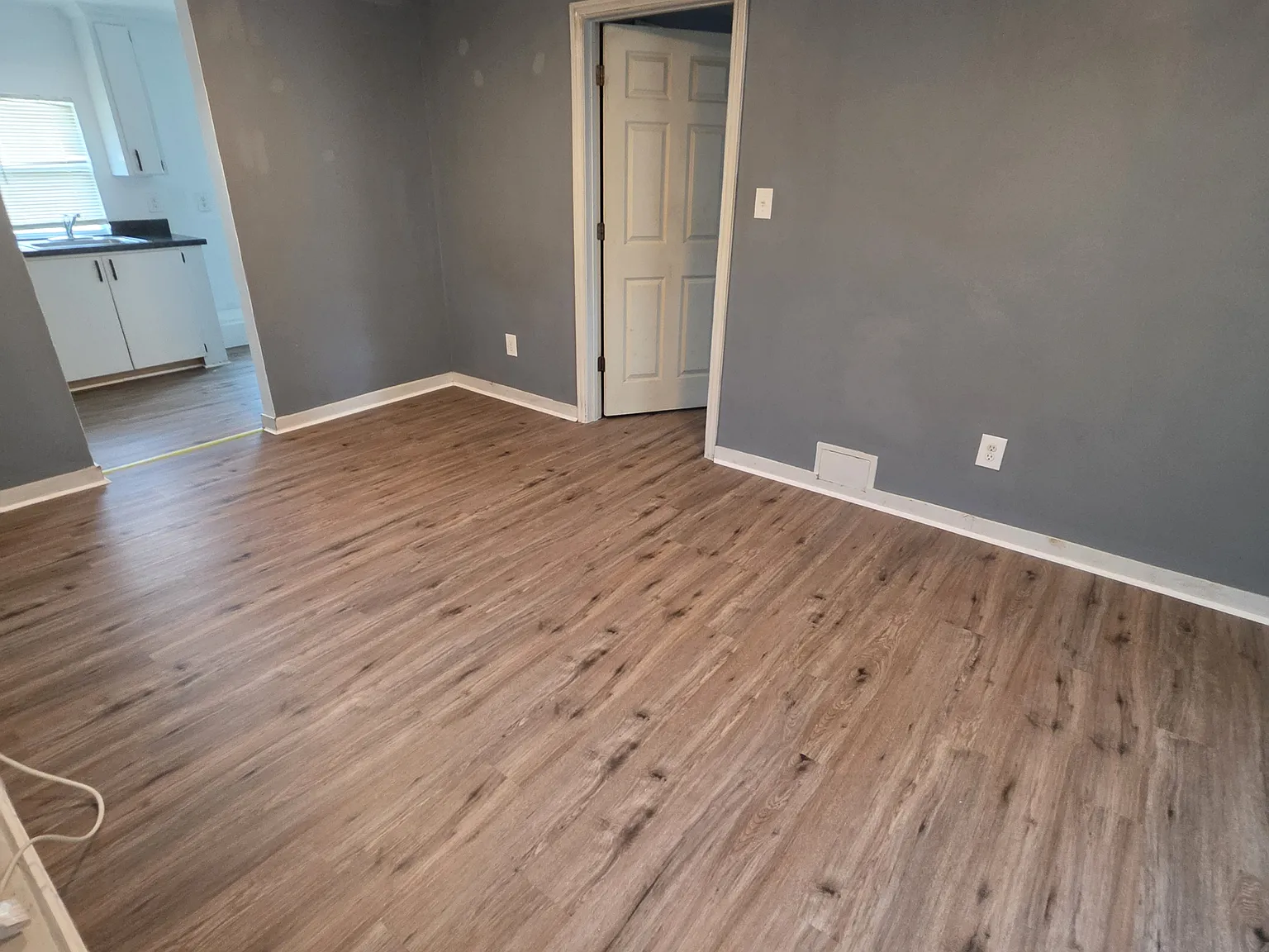 1 bed, 900 sqft, $700 — Photo 2