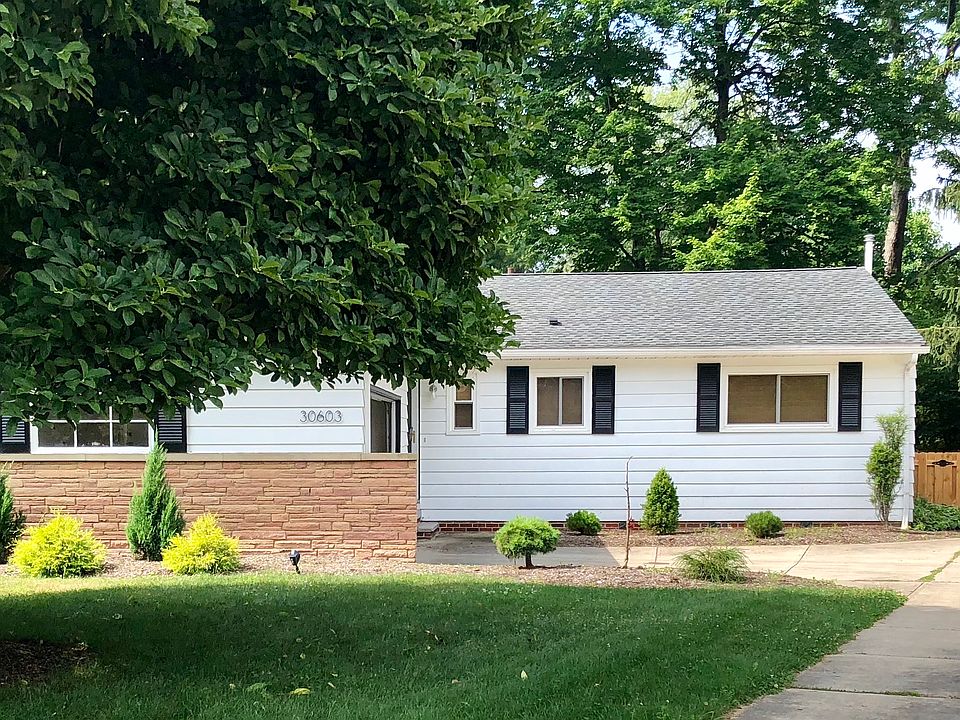 1st image of 30603 Manhasset Dr