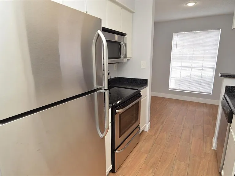8722 Mallard Reserve Dr #102 — Photo 12