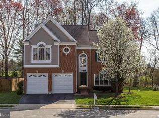2607 Holly Manor Dr, Falls Church, VA 22043