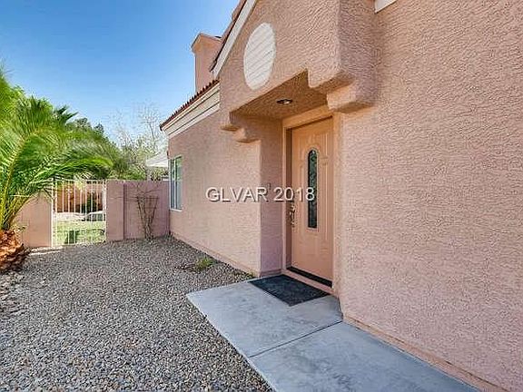 3rd image of 2400 Hunt Club St