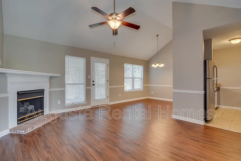 2 bed, 2.0 bath, 1000 sqft, $1,395 — Photo 3