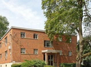 23 Oakwood Ave, West Hartford, CT 06119
