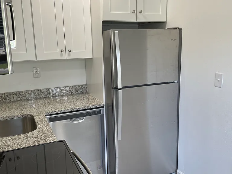2659 Burns Ave — Photo 4