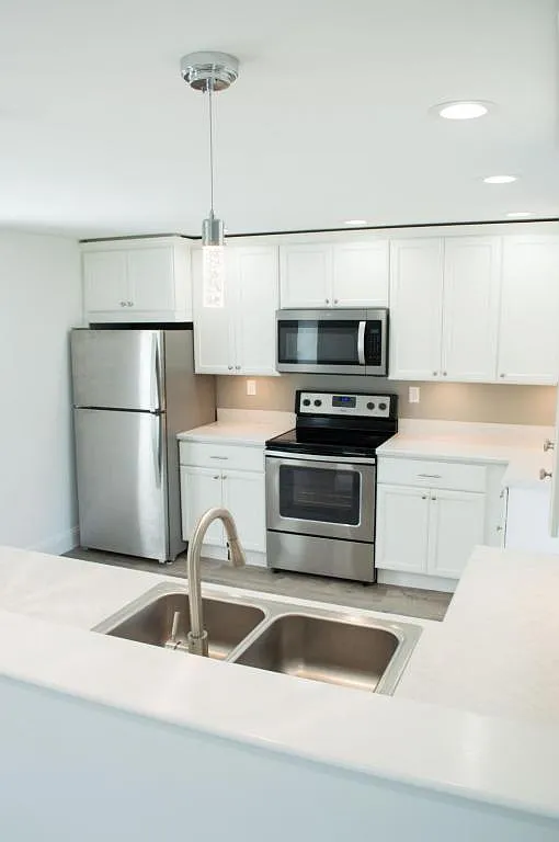 1409 Atlantic Highway, Apt 7 — Photo 2