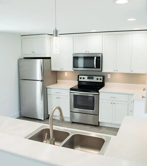 1409 Atlantic Hwy #7 — Photo 2
