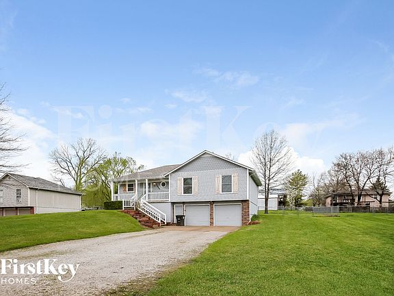 2nd image of 15606 Terry Ave
