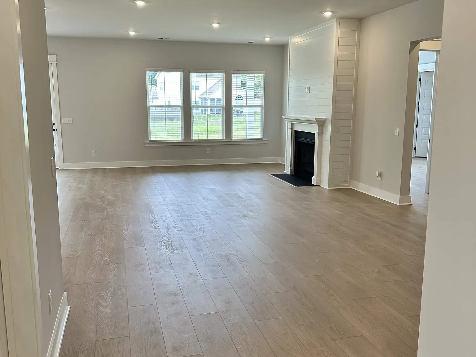 4 bed, 2468 sqft, $3,700 — Photo 3