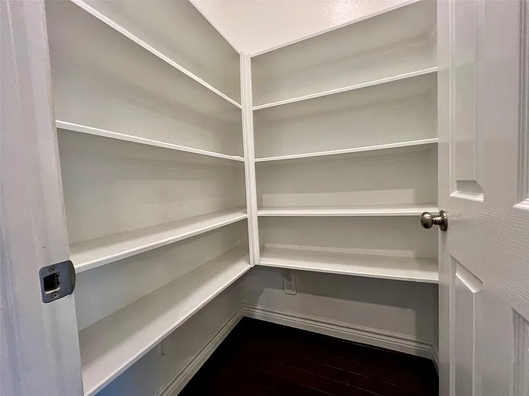 10916 Cannes Memorial Dr — Photo 12